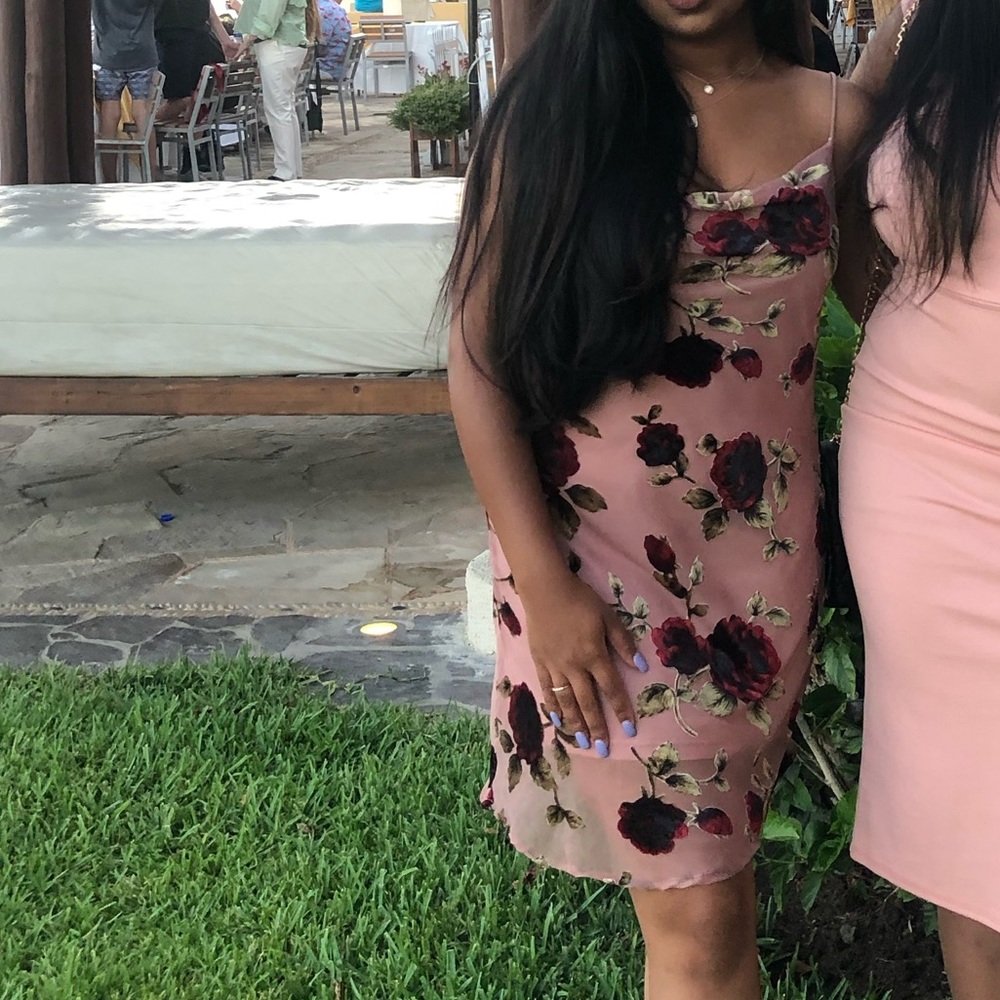 Floral vowel neck dress